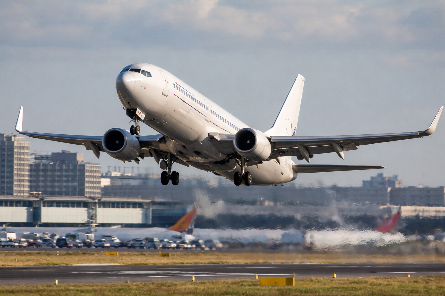 wells fargo says boeing stock still a bargain