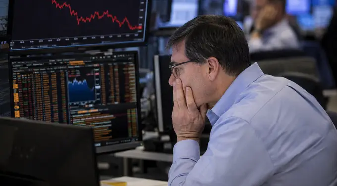 Investors caution looking at uk stocks